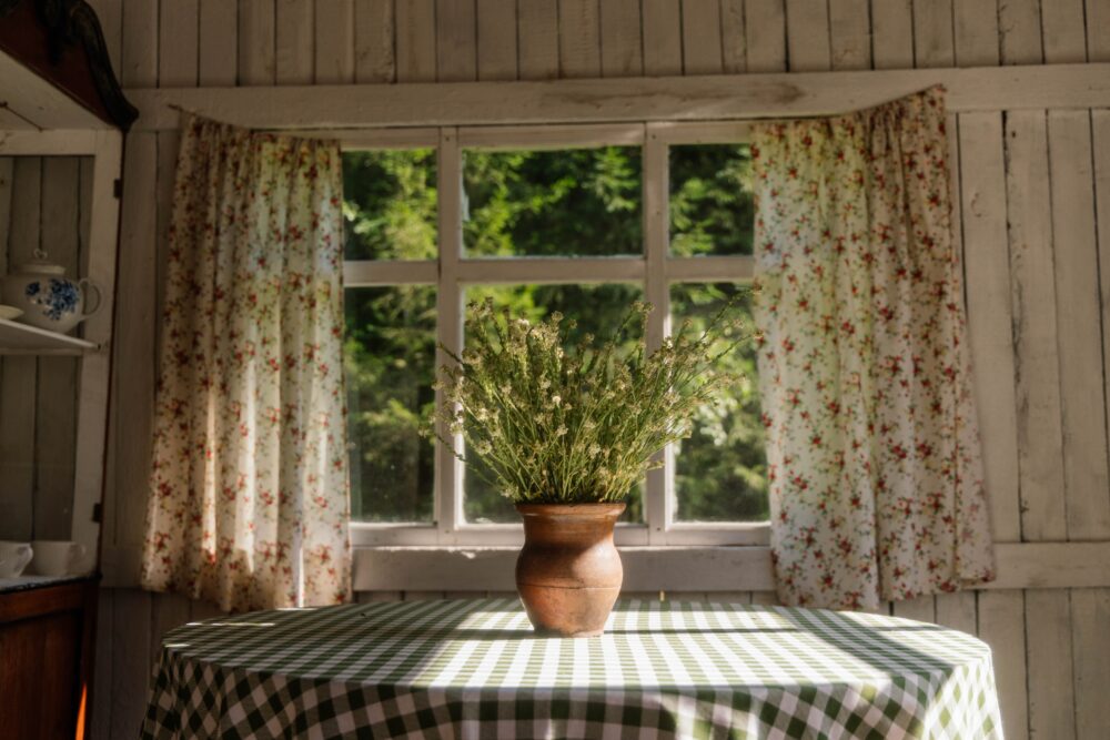 Comparing Rustic And Country-Style Kitchens And Their Common Features - Decor Hint How Lighting Influences Rustic And Country-Style Kitchens