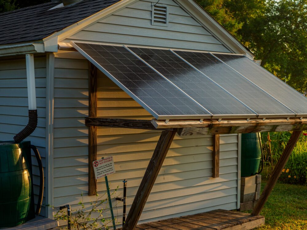 Solar-Powered Mobile Cabins