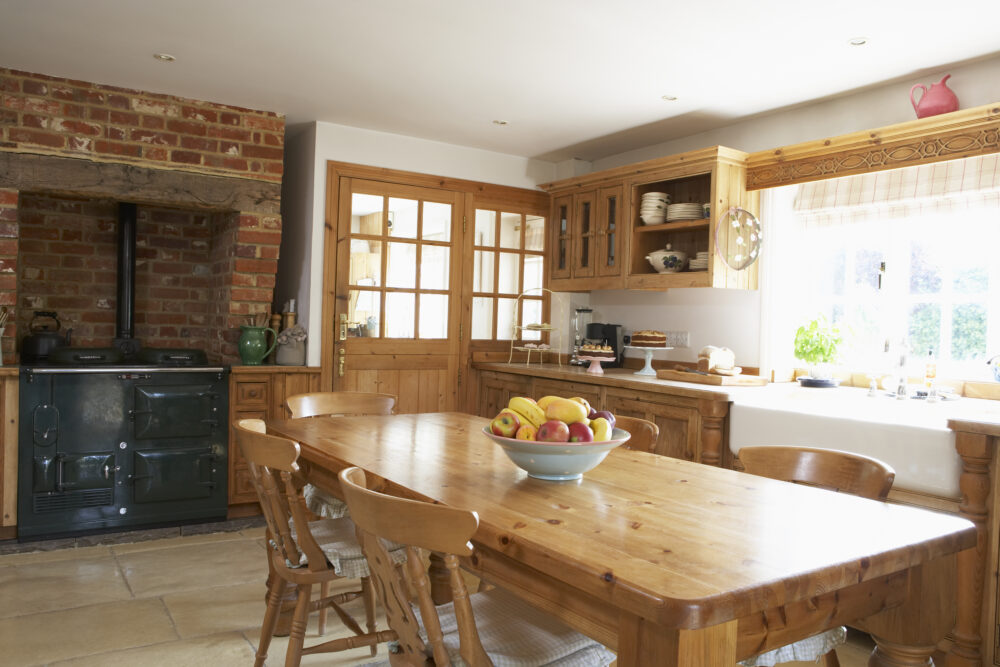 Comparing Rustic And Country-Style Kitchens And Their Common Features - Decor Hint Key Differences Between Rustic And Country-Style Kitchens