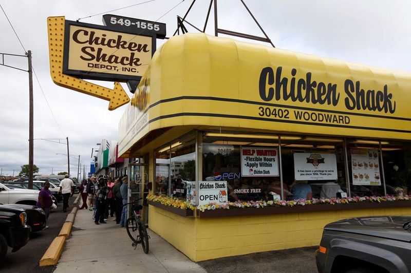 10 Family-Run Fried Chicken Restaurants In Michigan Worth The Trip - Decor Hint Chicken Shack
