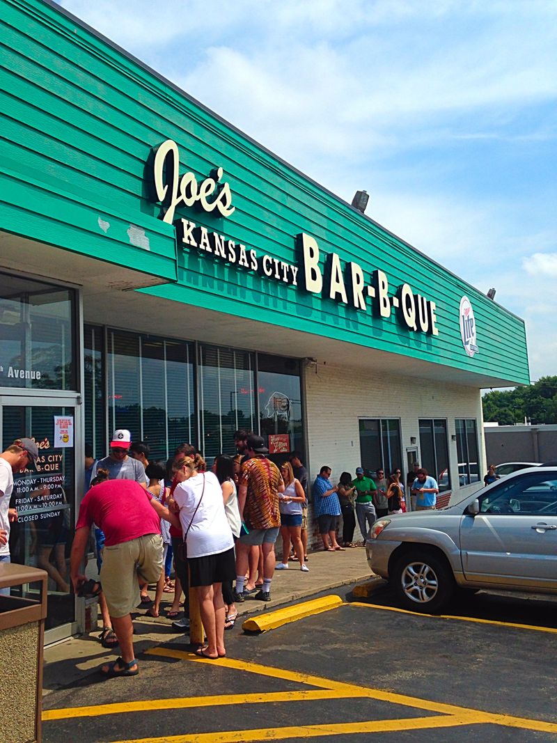 10 Kansas Restaurants Locals Can't Stop Recommending - Decor Hint Joe's Kansas City Bar-B-Que