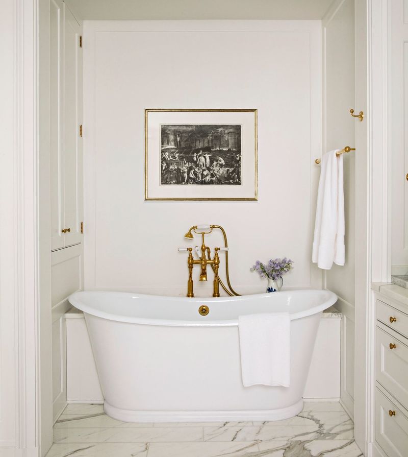 10 Ohio Bathroom Upgrades That Look Good Online But Don't Age Well - Decor Hint All-White Everything Bathrooms