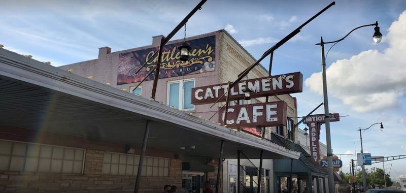 12 Classic Oklahoma Eateries Serving Big Flavor On A Budget - Decor Hint Cattlemen's Steakhouse