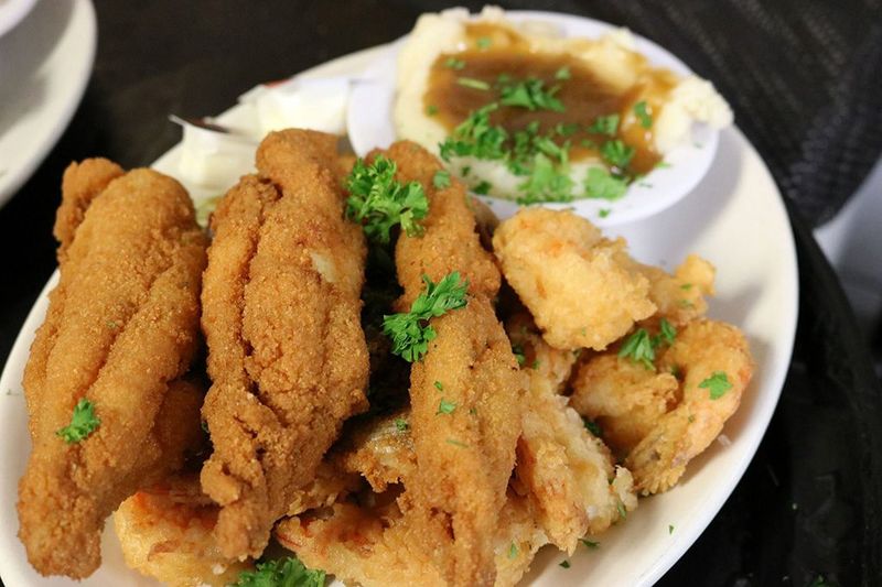 12 Florida Catfish Houses Serving Crunchy Perfection By The Plate - Decor Hint Catfish Dewey's - Oakland Park