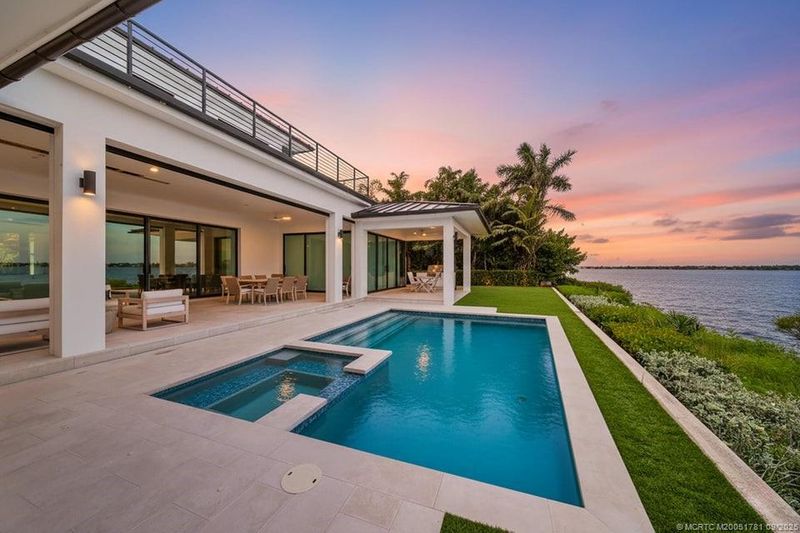 12 Florida Properties Set To Appreciate By 2026 (And 5 Outpacing The Rest) - Decor Hint Waterfront Homes In Coastal Cities