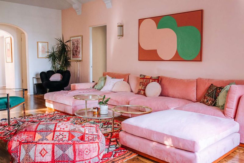 12 Iowa Sofa Colors Designers Agree Are Officially Out - Decor Hint Millennial Pink