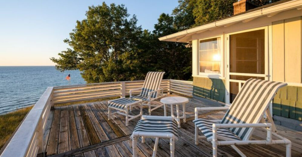 12 Michigan Cottage Porches Locals Love In Summer - Decor Hint