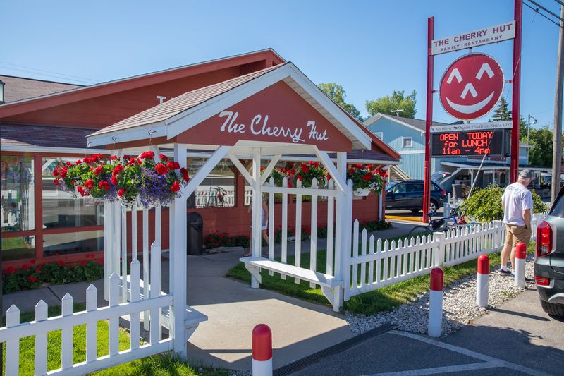 12 Michigan Restaurants Locals Say Are Worth The Detour - Decor Hint The Cherry Hut