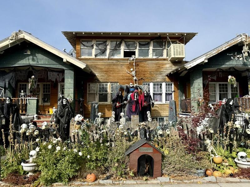 12 New Mexico Halloween Displays That Wow Every Neighborhood - Decor Hint Haunted Yard Extravaganza