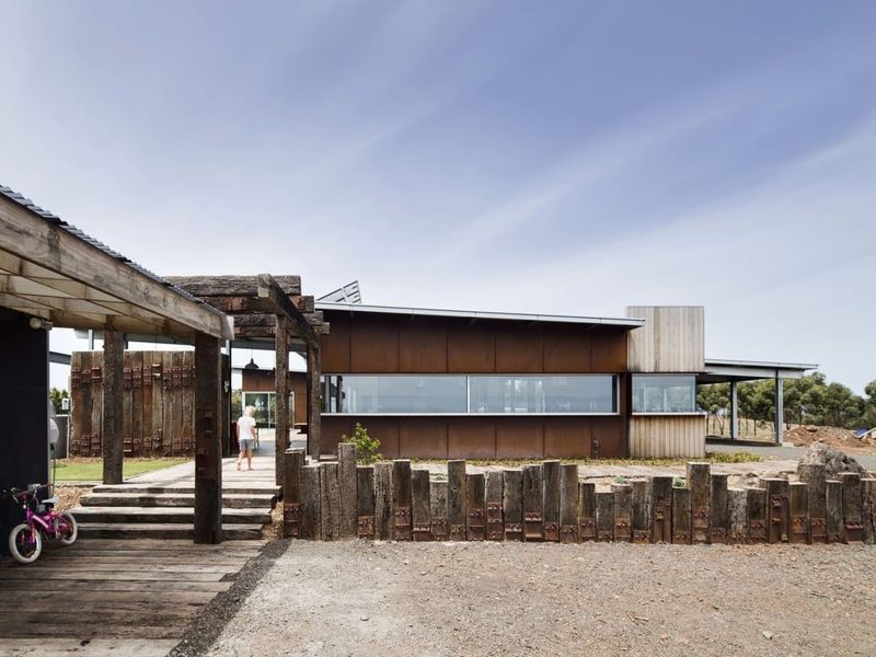 Low-Slung Designs That Hug The Landscape