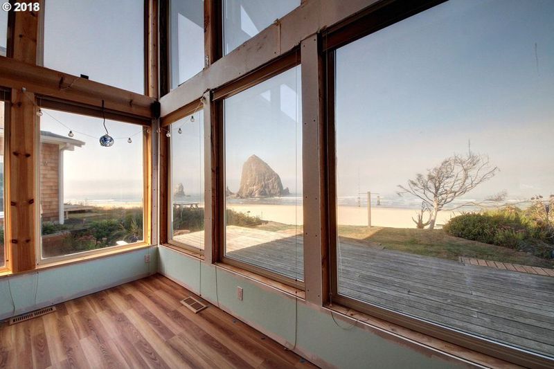 Cannon Beach Glass Haven