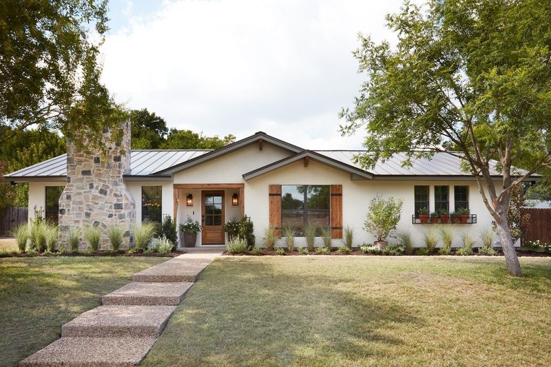 13 Georgia Home Styles Experts Say Could Struggle In 2026's Housing Market - Decor Hint Traditional Ranch Homes with Dated Floor Plans