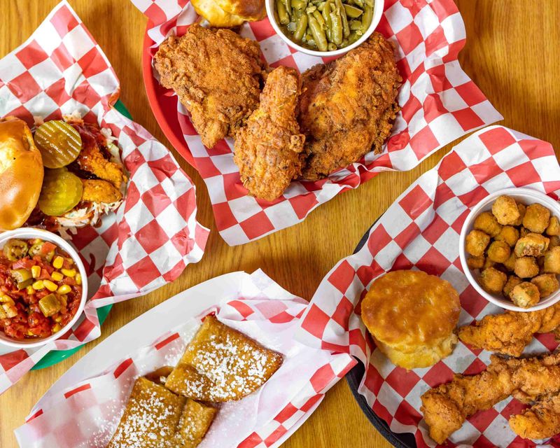 13 Maryland Family-Run Fried Chicken Restaurants That Warm The Soul - Decor Hint Hen House Restaurant