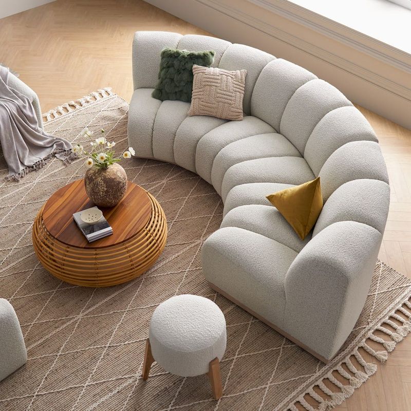 13 New York Furniture Trends Designers Swear You'll See Everywhere Again - Decor Hint Curved Sofas with Organic Shapes