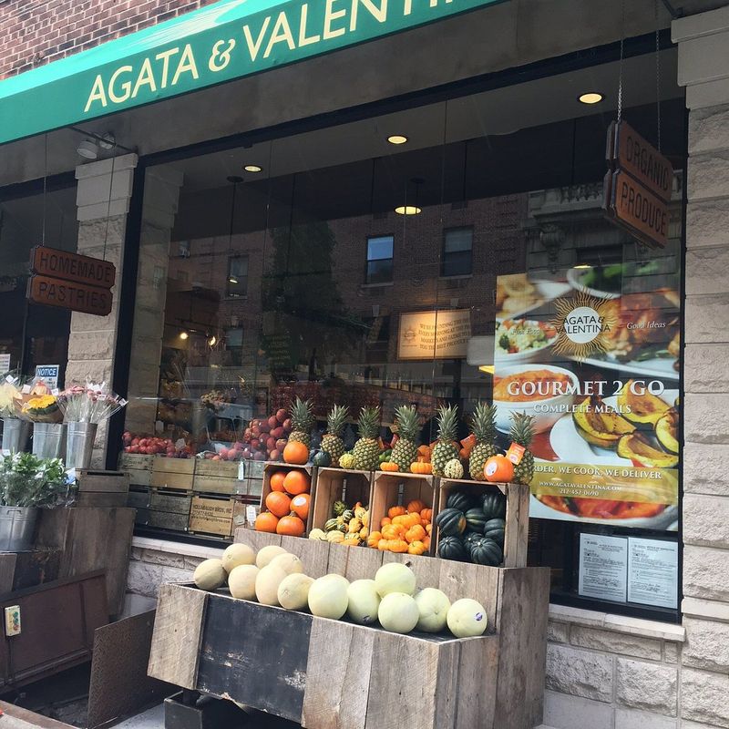 13 New York Grocery Stores Known For Fresh Chestnuts And Harvest Treats - Decor Hint Agata & Valentina - New York