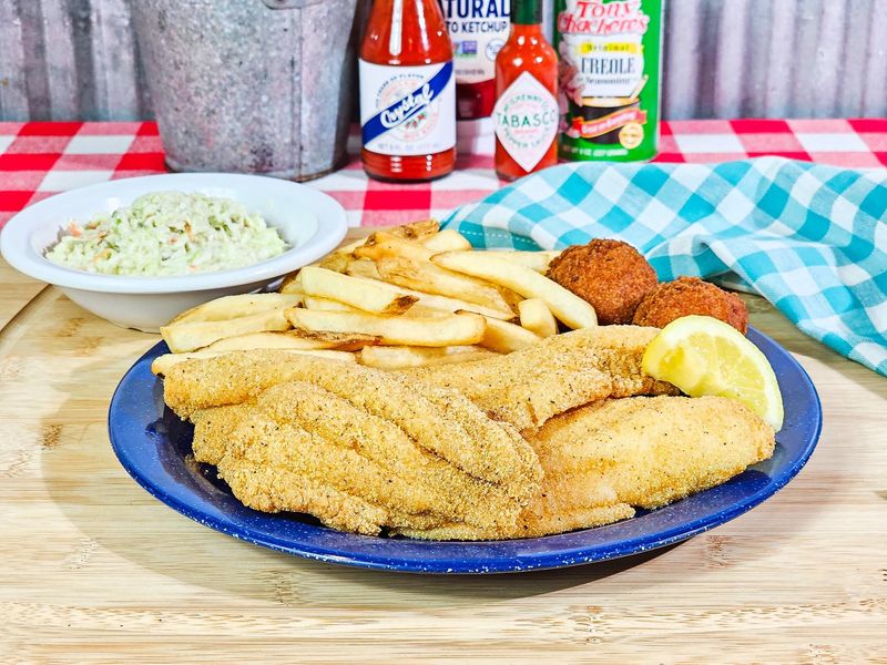 14 Alabama Catfish & Southern Fish Houses That Deliver - Decor Hint David's Catfish House – Spanish Fort, Monroeville, Thomasville
