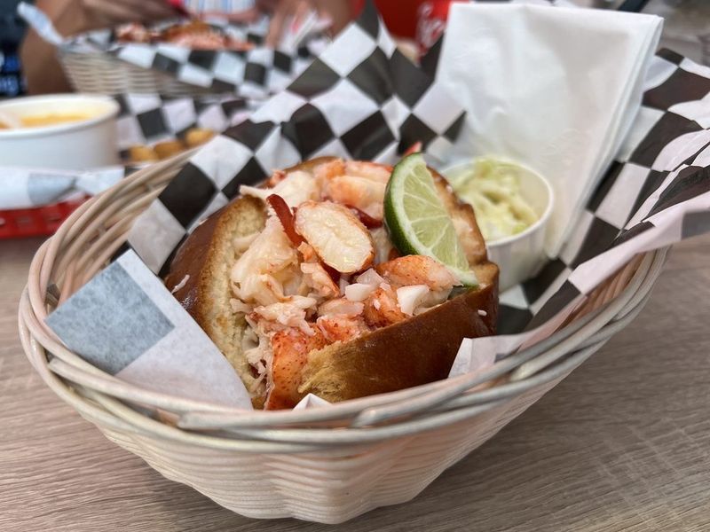 14 Florida Lobster Roll Shacks That Keep It Simple And Fresh - Decor Hint The Lobster Shack - Key West