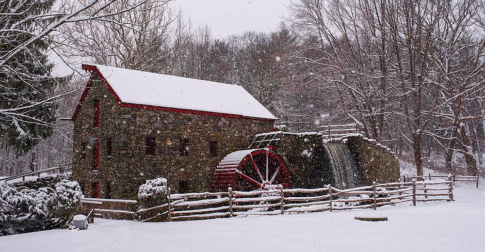 14 Historic Inns In Massachusetts Where You Can Spend The Holidays - Decor Hint