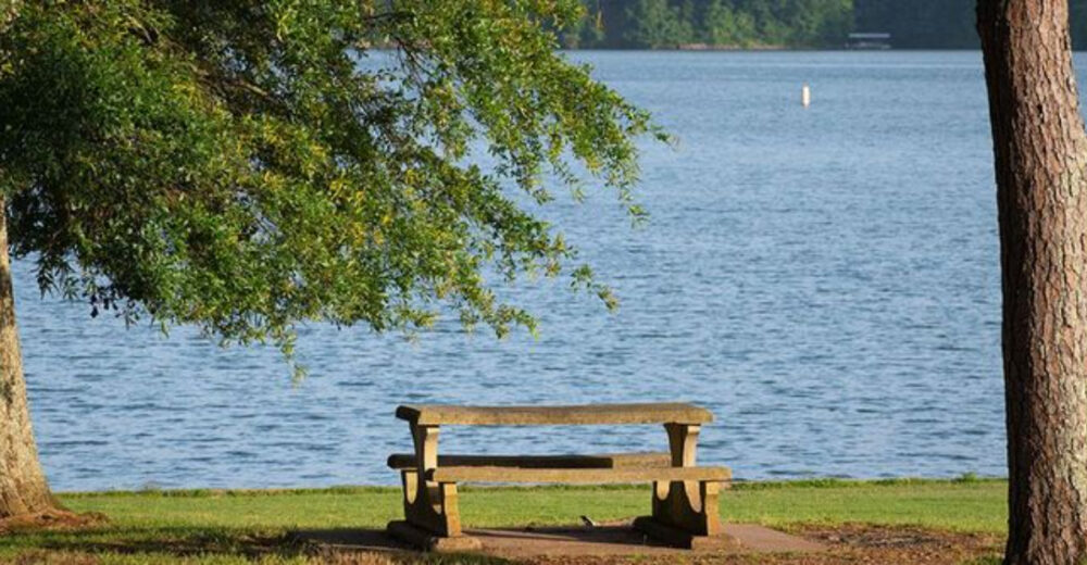 14 Lesser Known Lakes In Georgia Perfect For Quiet Getaways - Decor Hint