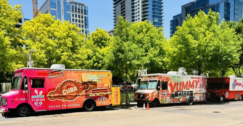 14 Reasons Dallas Tops The Charts As The World's Most Affordable Dining Destination - Decor Hint Food Truck Paradise