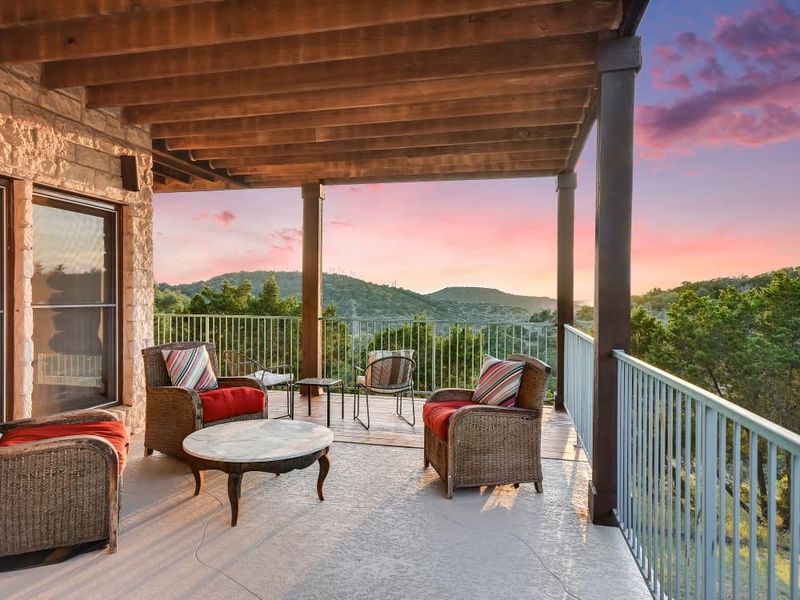 Wide Wraparounds Framing Rolling Views