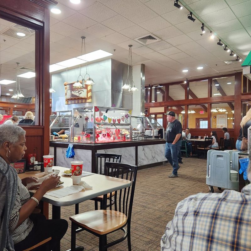 15 Florida All-You-Can-Eat Buffets That Locals Love Most - Decor Hint Golden Corral - Multiple Locations
