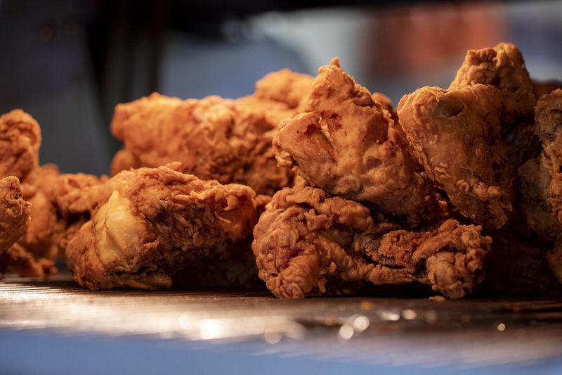 16 Washington Family-Owned Fried Chicken Restaurants Perfect For Rainy Days - Decor Hint Ezell's Famous Chicken