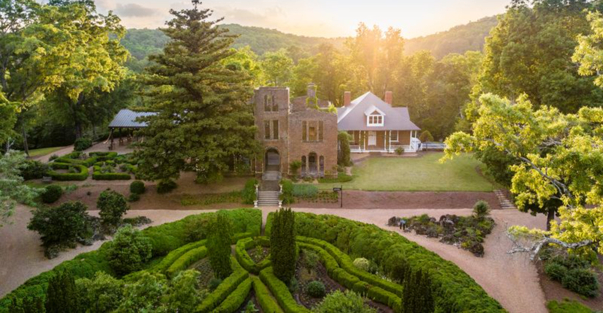 17 Best Fall Day Trips From Atlanta Georgia For Crisp Air Colorful Views And Small Town Charm - Decor Hint
