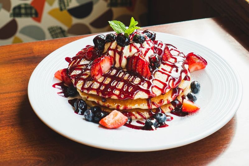 17 Illinois Diners Where Comfort Food Still Feels Like Home - Decor Hint Cozy Corner Restaurant & Pancake House – Chicago