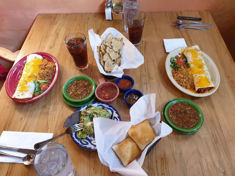 18 New Mexico Mexican Restaurants Known For Unforgettable Salsa - Decor Hint El Pinto Restaurant & Cantina - Albuquerque