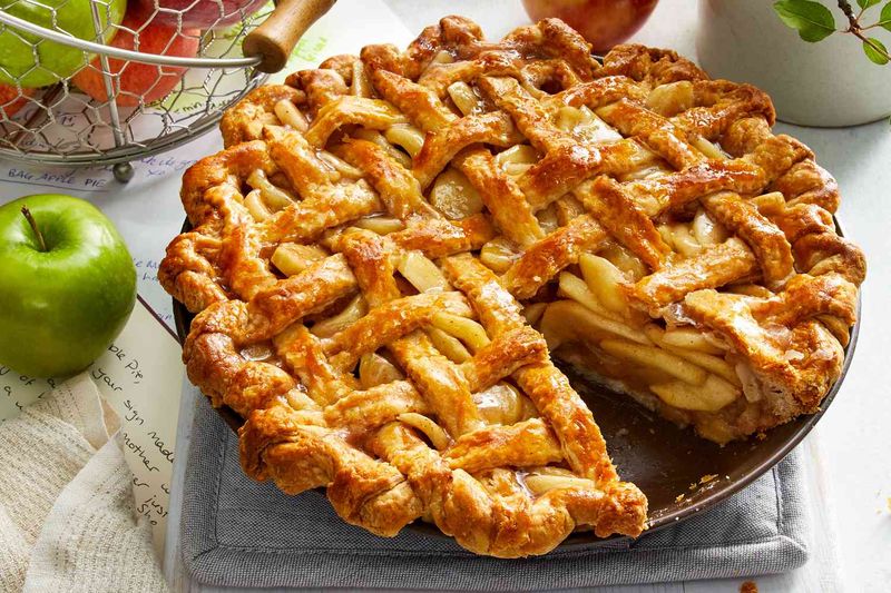 18 New York Country Recipes That Bring Warmth To The Table - Decor Hint New York-Style Apple Pie