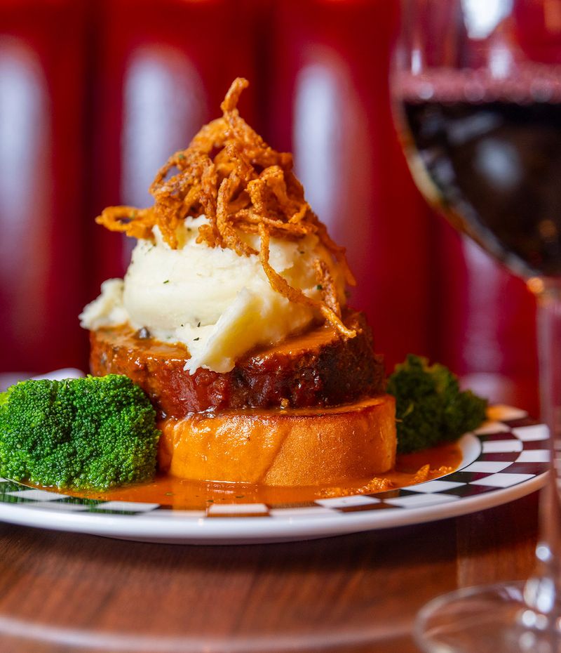 19 Ohio Chicken-Fried Steaks That Will Take You Straight Back To Grandma's Table - Decor Hint Cap City Fine Diner And Bar