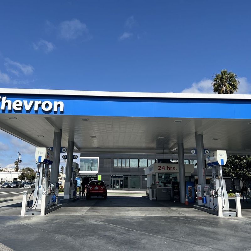 12 California Road Trip Stops With Amazing Food Hiding In Gas Stations - Decor Hint Chevron Station - Santa Monica