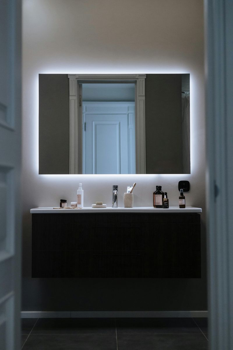 LED Mood-Lighting Heavy Bathrooms