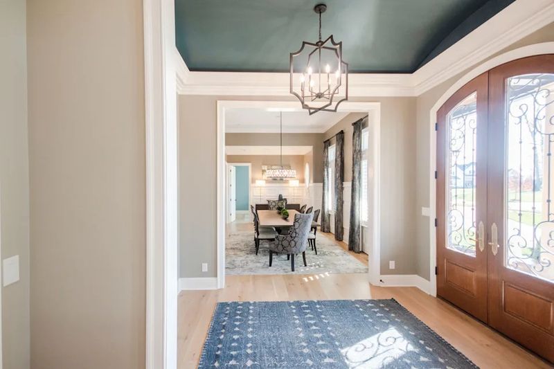 A Signature Blue Touch Defines This Wine Country Ranch In California - Decor Hint Entry & Foyer: First Impressions With Gray-Blue Accents