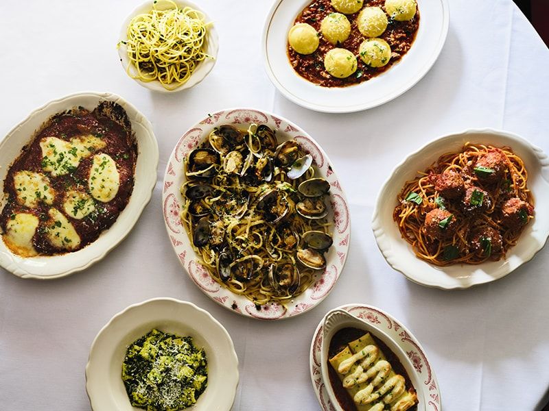 13 Austin Restaurants Where Couples Go For Food Fun And A Perfect Night Out - Decor Hint Sammie's Italian