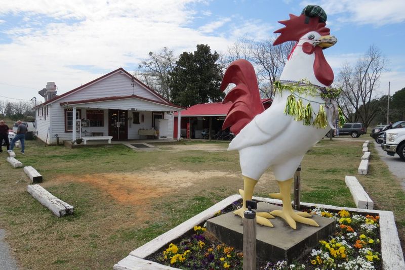 These South Carolina Eateries Are Off The Radar But Full Of Flavor - Decor Hint Grits & Groceries