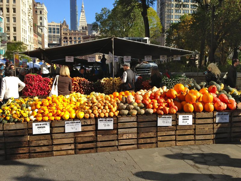 13 New York Grocery Stores Known For Fresh Chestnuts And Harvest Treats - Decor Hint Union Square Greenmarket - New York