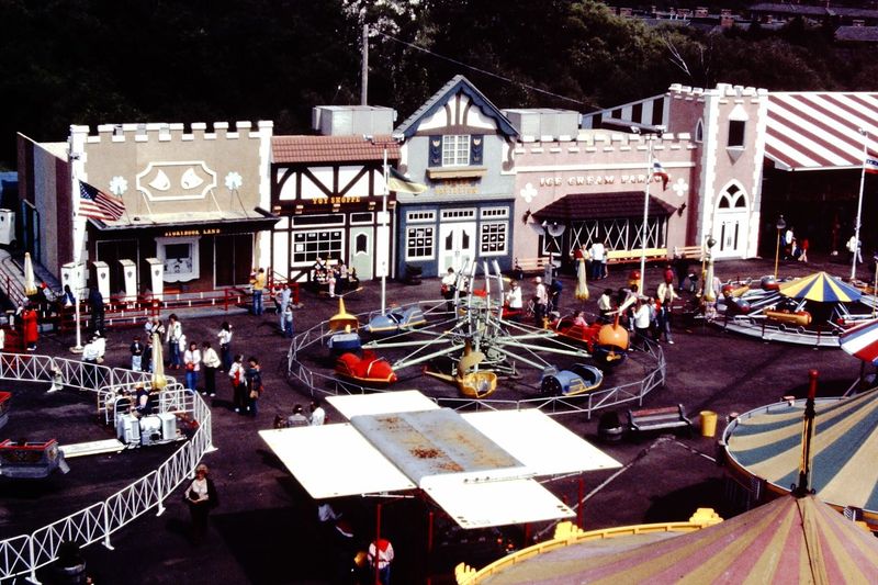 23 Abandoned Amusement Parks In Illinois That Once Brought Joy To Thousands - Decor Hint Dispensa's Kiddie Kingdom - Oakbrook Terrace