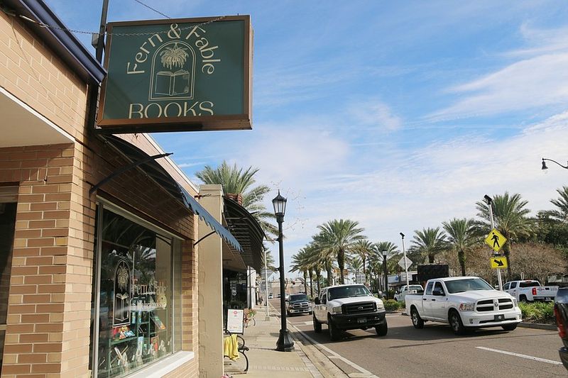 This Florida Town Is Beautiful, Affordable, And Somehow Still Under The Radar - Decor Hint Ormond's Charming Downtown And Local Shops