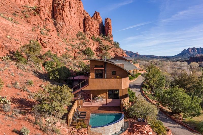 The Cliff Dweller's Overlook at Canyon Shadows