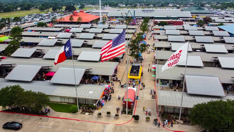 Traders Village – Houston