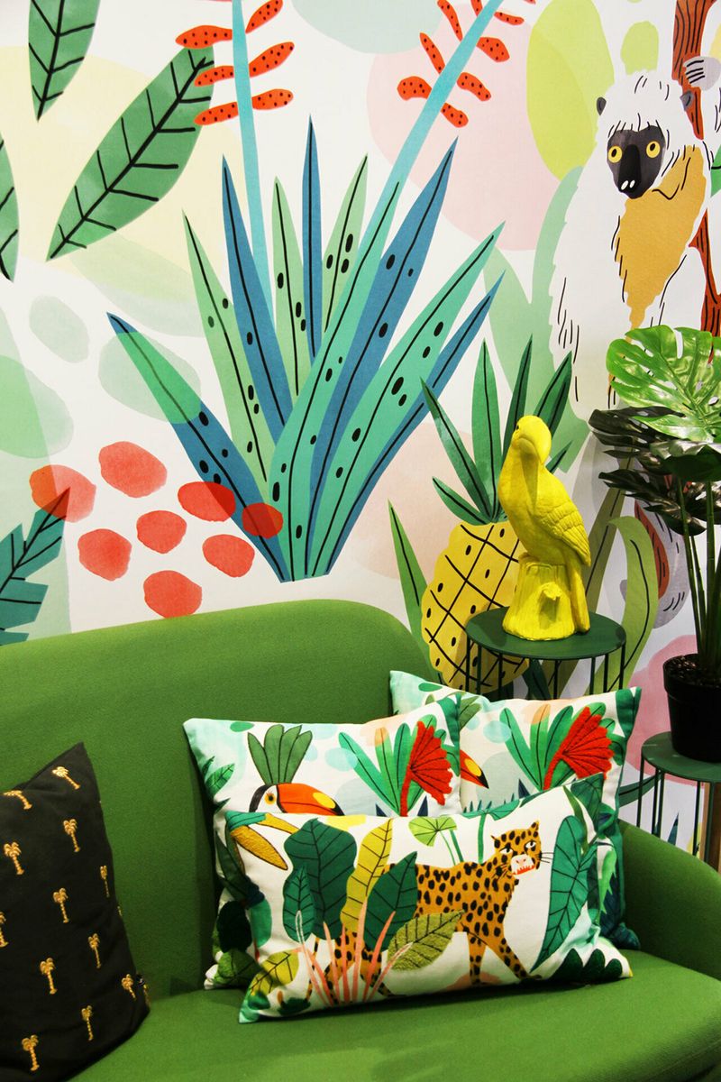 Florida Living Rooms Saying Goodbye To These Once-Popular Trends - Decor Hint Tropical Print Overload