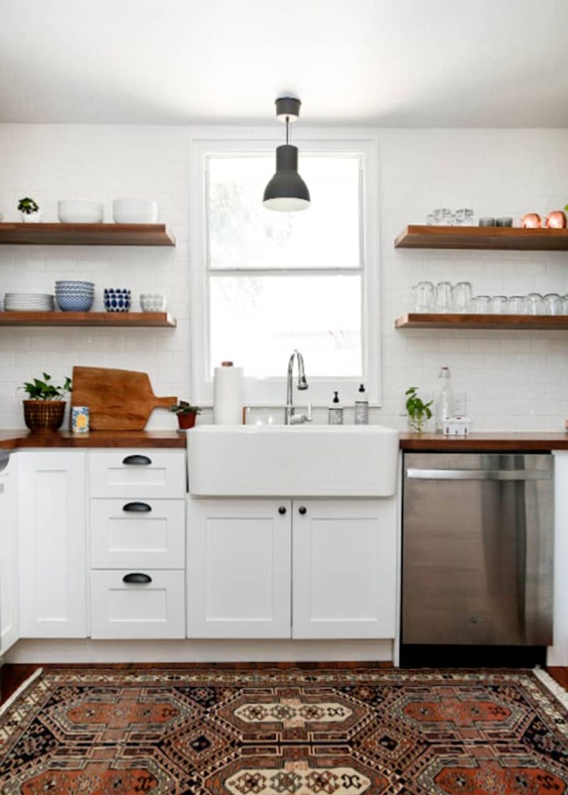 10 Ohio Kitchen Styles Falling Out Of Favor With Homeowners This Year - Decor Hint Farmhouse Sinks in Small Spaces