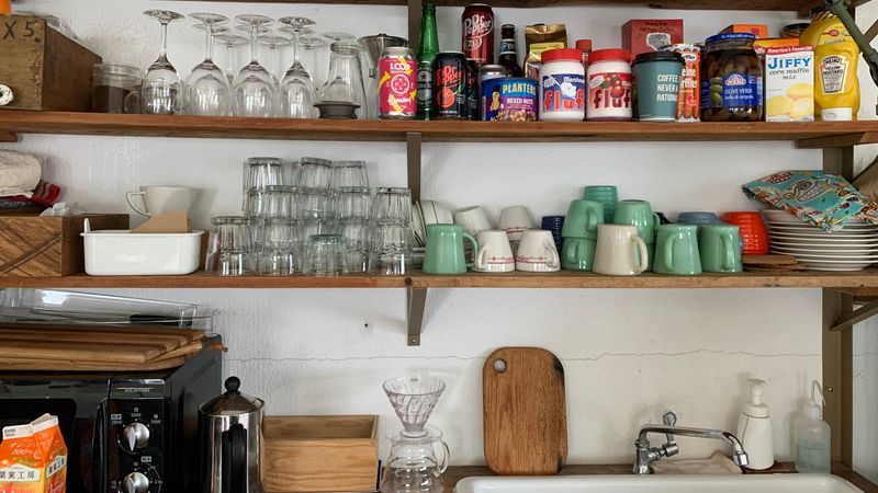 14 Maryland Homes With Design Features Owners Now Regret Choosing - Decor Hint Open Shelving Instead of Upper Cabinets