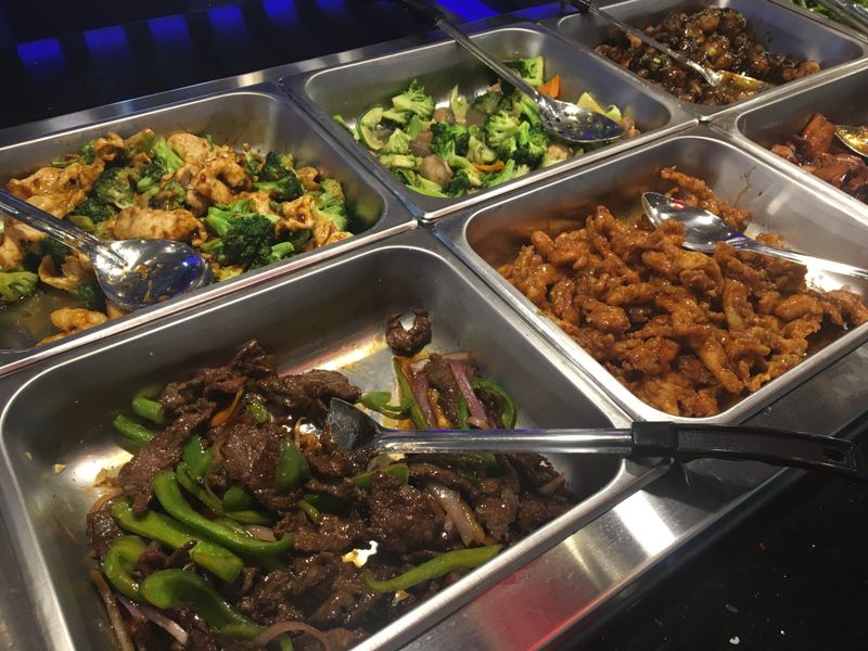 Kentucky's Most Talked-About Buffet Is So Good, People Drive Hours To Eat Here - Decor Hint Buffet Stations - Hot Entrees