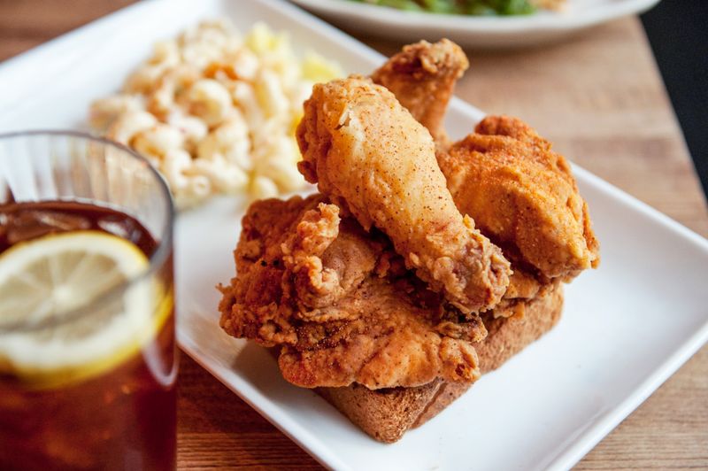 Southern Restaurants Worth Visiting In New York City - Decor Hint Peaches HotHouse