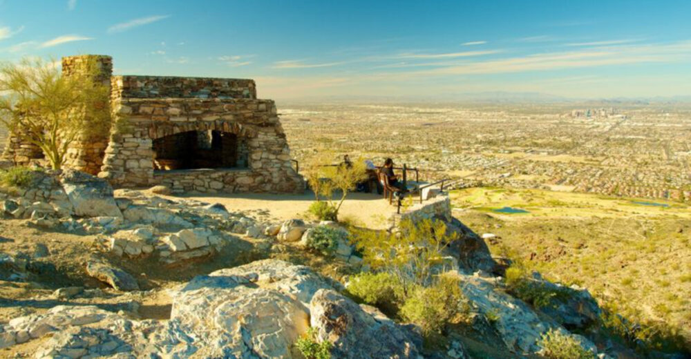 An Arizona Farm Getaway Near Phoenix Where Peach Pies And Quiet Charm Steal The Show - Decor Hint