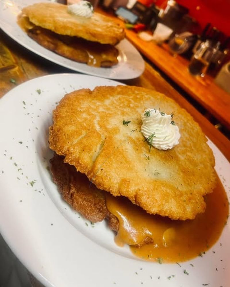 13 Off-The-Radar Massachusetts Restaurants Worth Discovering - Decor Hint Café Polonia, Chicopee