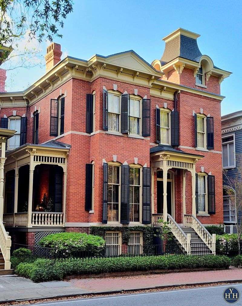 13 Vintage Alabama Homes That Remind Us How The South Used To Live - Decor Hint Italianate Townhouse in Montgomery